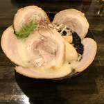 麺や なかじ - 鶏白湯らーめん(しお) + トッピング(チャーシューミックス、半熟煮玉)