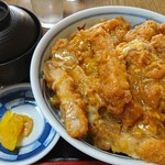 東華ファミリー - 料理写真:かつ丼中盛りです！