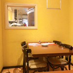 トラットリア・ラ・カパンナ - 奥のテーブル席