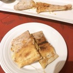 トラットリア・ラ・カパンナ - ながーいピッツァ：マッシュポテトとミートソースの包み焼きピッツァ