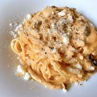 クラシコ・クッチーナ・イタリアーナ - サーモンときのこのトマトクリームソーススパゲッティ クラシコ・クッチーナ・イタリアーナ - サーモンときのこのトマトクリームソーススパゲッティ