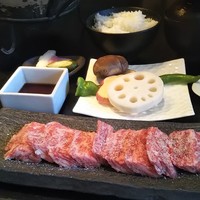飛騨牛一頭家 馬喰一代 銀座 - 飛騨牛と焼き野菜