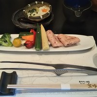 飛騨牛一頭家 馬喰一代 銀座 - サラダ ざる豆腐