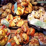 パン・ドゥ・マルシェ - 店内はパンがぎっしり