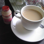 喫茶OCEAN - カフェオレオーダーしました。コーヒーと一緒のカップです。