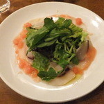 タヴォロッツァ - カジキマグロの軽いスモークカルパッチョ　サラダ仕立て