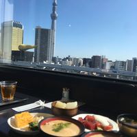 浅草むぎとろ 本店 - 眺望の良いカウンター席