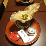 美山荘 - 夕食（摘草料理）：最初のお膳