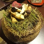 美山荘 - 夕食（摘草料理）：松茸の松葉焼