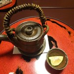 美山荘 - 夕食（摘草料理）：松茸と雉の土瓶蒸し