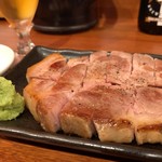 Yokohama Heti Kan - 厚切り炙り肉刺し