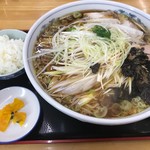 麺工房善 - 飛魚ネギラーメン大盛り+半ライス