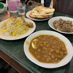 インターナショナルビレッジ - アンダーチャナ、チキンビリヤニ、マトンバローチ