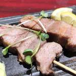 鶏飛人 - 豚肩ロース串焼き　230円