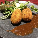 鶏飛人 - 鶏とみつばの自家製クリームコロッケ　290円