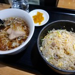 三吉 - 炒飯セット（750円）
            