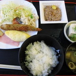 すぎの - 納豆に冷や奴、味噌汁。大豆三兄弟