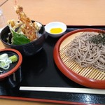 Ichi - ざるそばとミニ天丼・820円（税込）