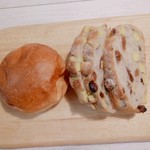 コパン - レーズンとカマンベールチーズのパン、