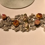 AZUR et MASA UEKI - インパクトのあるアミューズ