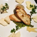 かくれんぼ伊酒屋 じろう - チーズの盛り合わせ
