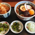 ごまそば 遊鶴 - ミニ丼セット　漬け物は夫の分も乗ってます