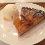 TeToTe - 季節のタルト（この日は柿）