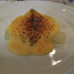 ル・ポワロン - 前菜：ホワイトアスパラガスのオランデーズソース
