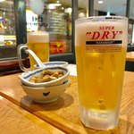 もつ焼き 栄司 - 生ビール  600円