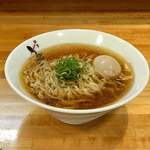 麺屋 しん蔵 - 引き算のかけそば 550円 手揉み平ちぢれ麺チェンジ 50円 味玉 100円