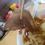 手打ちラーメン 清仁軒 - 【2019.11.11(月)】手打ちラーメン(並盛・155g)750円のチャーシュー