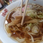 手打ちラーメン 清仁軒 - 【2019.11.11(月)】手打ちラーメン(並盛・155g)750円のメンマ