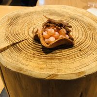 et NOU - 軽い漬けのイクラ　自家製サワークリーム和え　玉葱のクッキー　ホロホロ鶏を茹でて乾燥