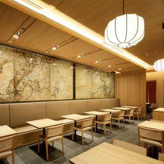 おもてなしの心が息づく洗練された空間。個室・貸切あり