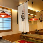 Honkaku Teuchi Udon Okasen - 平日15時過ぎという中途半端な時間だったので、店内は5割くらいの入りでした