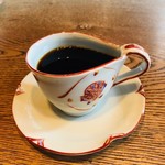 カフェテラス あらみ - 深煎りのサンパチ珈琲。カップは杉田汀女作。