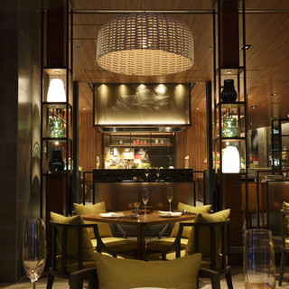 マーケットの活気とホテルの心地よさが共存する空間とサービス