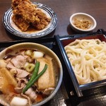 藤ヱ門 - 肉汁うどん セイロ盛（750円）、唐揚げ3個（430円）