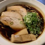 海から空へ… - 空ラーメン（あっさり醤油ブラック）（￥650）