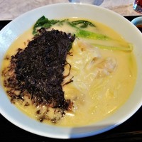 中国意境菜 白燕 - 魚介スープワンタン麺