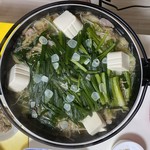 もつ鍋・水炊き 博多若杉 - あごだし醤油味のもつ鍋