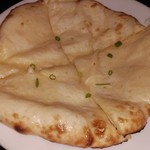 Asian Dining LUMBINI - チーズナン