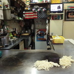 ユーサン - 店内・厨房の様子