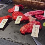 国産熟成焼肉 肉バル ドウラクコリーダ - ♦︎熟成国産牛赤身肉の盛り合わせ　5,368
      五種盛り合わせ(2〜3人前)