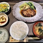 ステーキ・鉄板焼 裕 - ランチ定食　972円