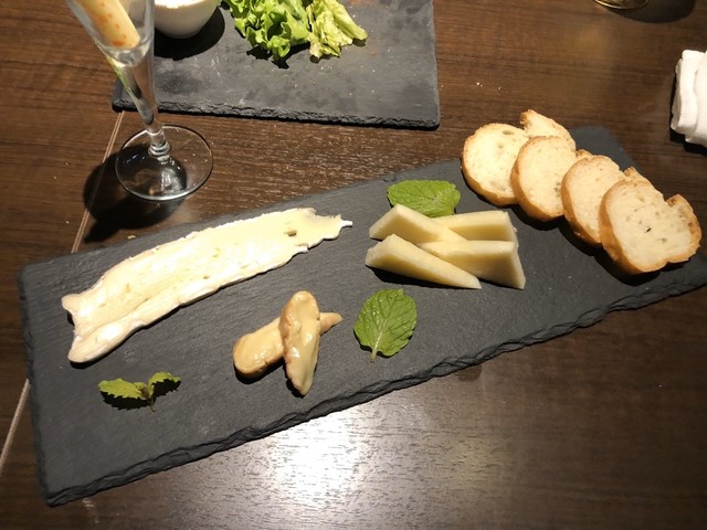チーズバー ニシキタチーズ Cheese Bar 西北チーズ 西宮北口 ダイニングバー 食べログ