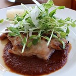 ガーデンパタジェ 須磨離宮 - 淡路鶏のRikyu Honeyソテー ぶどうソース仕立て