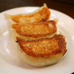 手打らーめん　玄 - 餃子が大きい！