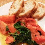 フルーツトマトのバジル炒め