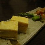 ゆるり - 出汁巻き、アスパラ
